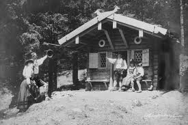 waldhutte der gebirgstrachten hindelang hutte im wald landschaftsbilder historische bilder