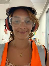 Hi everyone, I'm Erica and I'm looking for any job. In Sydney I was a  waitress, barista, babysitter, housekeeper, host and I have my own car here  in Mareeba. I'm also a