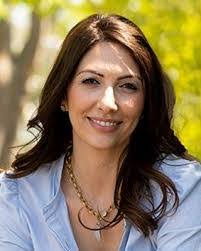 Cecelia Farley's Instagram, Twitter & Facebook