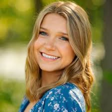 Allie Weaver's Instagram, Twitter & Facebook