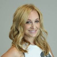 Emily Eustis's Instagram, Twitter & Facebook