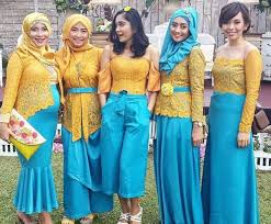 Tapi, selain itu, potongan dress ini juga sangat tepat untuk menyamarkan bagian tubuh yang besar. 41 Model Baju Brokat 2019 Untuk Orang Gemuk Ide Penting