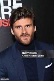 39 Photos & High Res Pictures