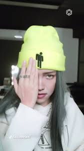 Makeup Artist Transforms Herself Into Celebrities