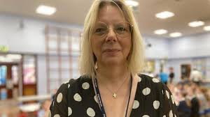 Holmfirth head teacher to skydive to boost school budget