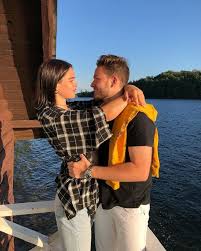 Amelia hamlin took to her instagram story to show off her man scott disick. Amelia Gray Hamlin Daughter Of Harry Hamlin And Lisa Rinna Has Her Own Home Now Her Parents Net Worth And Boyfriend