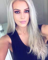 Chloe Boucher Brown Eyes Ftw Brown Contacts From Specsaversie Eye Makeup Is Hud Hair Color Rose Gold Blonde Hair Color Hair Color Blonde Platinum