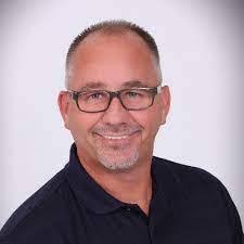 Chris Brust's Instagram, Twitter & Facebook