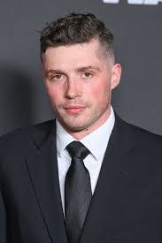 Andrew Woodhead's Instagram, Twitter & Facebook