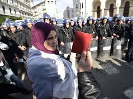 Chissà se il nostro amico paloro sa chi la governa. La Protesta Dell Algeria Indomita Boicottiamo Le Elezioni Farsa Corriere It
