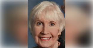 Mackenzie Emery's Instagram, Twitter & Facebook