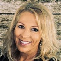 Lisa Fortunato's Instagram, Twitter & Facebook