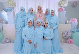 Dalam ajang tersebut, shila berhasil lolos ke grand final dan membawakan lagu forever love milik lee hom. Gambar Sekitar Majlis Khatam Al Quran Shila Amzah Manis Macam Gula Media Hiburan