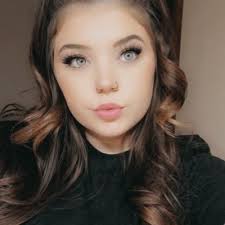 Whitney Marquez (@whitneyymarquez)