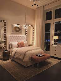 Hollywood Regency Bedroom Design Ideas Decor Around The World Small Apartment Room Apartment Room Simple Bedroom
