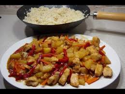 Intre timp, speli si tai ciupercile, faci. Reteta Pui Dulce Acrisor Si Orez Prajit Youtube