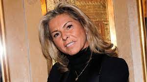Après 90 émissions d'absence, les acheteurs et vendeurs belges de retour ! Caroline Margeridon Affaire Conclue Decouvrez L Incroyable Marge Qu Elle Realise Sur La Revente Des Objets Femme Actuelle Le Mag