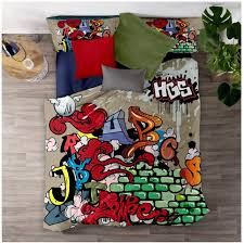 Il est vrai que certains enfants ont des nuits assez agitées et risquent par conséquent de tomber d'un lit de plus petit format. Meet Ensemble De Literie Graffiti Couleur Hip Hop Housse De Couette Et Taie 80 Microfibre 20 Coto Housse De Couette Ado Housse De Couette Parure De Couette