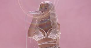 Streets is a song by american singer and rapper doja cat from her second studio album hot pink (2019). Watch Doja Cat S Streets Music Video Popsugar Entertainment
