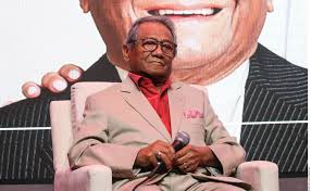 #rip my condolences to his family and friends. A Los 85 Anos Murio Armando Manzanero Victima De Covid 19 Diario Chanarcillo