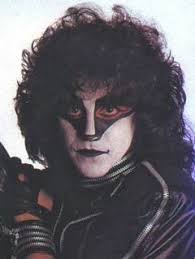 ESPECIAL ERIC CARR: 22 anos sem o baterista mais marcante do Kiss
