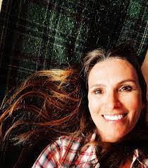 Lisa Lerette's Instagram, Twitter & Facebook