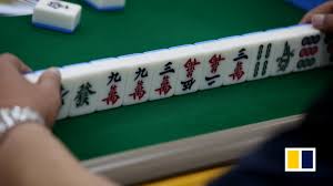 You may click on any free tiles (those that are on the edge) to select them, and match them with other free tiles with the same face to eliminate them from the board. Learn To Play Mahjong In 2 5 Minutes South China Morning Post