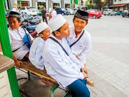 Keluargaku termasuk keluarga yang cukup berada. Tak Pulangkan Santri Saat Pandemi Corona Pesantren Sudah Terapkan Protokol Dream Co Id