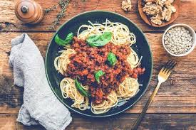 Spaghetti Mit Linsen Walnuss Bolognese Seeberger Gmbh Bolognese Lebensmittel Essen Essen