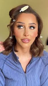 Elle Morgan's Instagram, Twitter & Facebook