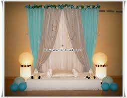 Dengan menggunakan rekaan pallet untuk backdrop menjadikan pelamin konsep ini simple dan menarik. Pelamin Biru Putih Cantik Manis Bridal Bouquet