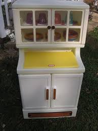 Vintage Little Tikes Kitchen Cabinet Cupboard W Dishes Ebay Little Tikes Little Tikes Makeover Kids Easel