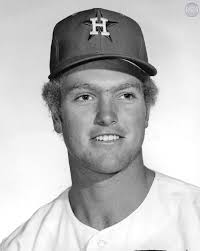 🏈On January 4, 1976 in a rematch of the previous season's AFC Championship  Game, the Oakland Raiders and Pittsburgh Steelers squared off again for the  AFC Title. A defensive struggle in which