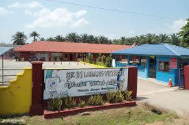 Sungai rengit is essentially a collection of fishing villages and is very popular with seafood lovers. Sekolah Jenis Kebangsaan Tamil Sungai Renggam Shah Alam Selangor Kronis J