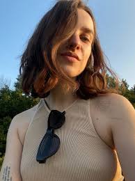 Hello everything I'm new there, looking for recent friends and more. Send  me friend request I'll receive, I'm here for the good time When you are  sensitive, next take me as a