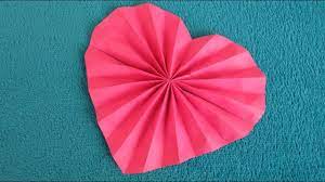Une attention qui vient du coeur, idéale pour la saint valentin ! Origami Facile CÅur En Eventail Origami Facile Coeur Origami Facile Pliage Serviette Papier Fleur