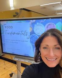 Jeanne Hendricks RDN, CSSD l Sports Nutrition Educator & Speaker (@ jeanne.hendricks.nutrition) • Instagram photos and videos