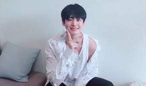 Quiz Which Male K Pop Idol Will Ask You Out For A Movie Date Pop Idol Kpop Idol Idol