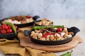 Döner is actually a popular turkish street food, but when it's done right like it's done in bursa, there's nothing like it. Iskender Kebab Ramadan Rezept Murats 5 Minuten Sallys Blog