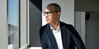 Kamel Daoud visé par des mandats d’arrêts internationaux émis d’Alger