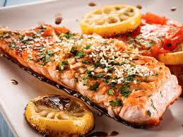 Schmackhafter Lachs In Alufolie Gegart Rezept Rezept In 2020 Lachs In Alufolie Einfache Gerichte Rezepte