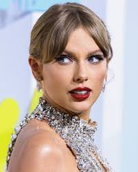 Taylor Swift's Heartwarming Visit to a WWII Veteran's Family