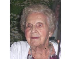 Elizabeth Bukowski's Instagram, Twitter & Facebook