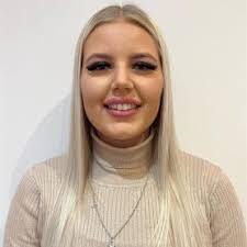 Eloise Crouch's Instagram, Twitter & Facebook