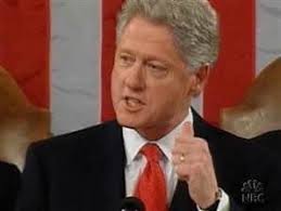 A Bill Clinton le hicieron un gesto con la mano que se llama "el pulgar de  Clinton". : r/Presidents