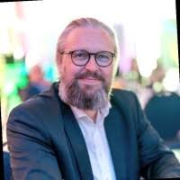 400+ perfiles de «Gustke»