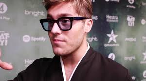 Madi banja gästar antirasistisk låt på p3 guld. Inte Helt Hundra Fragor Svar Med Petter Egnefors Youtube