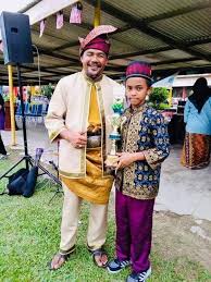 Pahlawan pendekar melayu pendekar, merupakan pahlawan ikonik bagi orang melayu zaman dahulu dan ia juga membentuk. Busana Pahlawan Melayu Bulan Busana Pahlawan Melayu Facebook