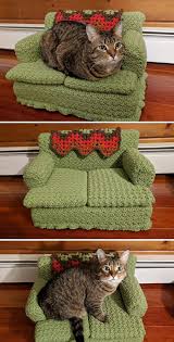 Click here for the tutorial to make your own pet bed. Beautiful Skills Crochet Knitting Quilting Kitty Couches Green Sofa Crochet Pattern