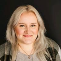 Lea Ingram's Instagram, Twitter & Facebook